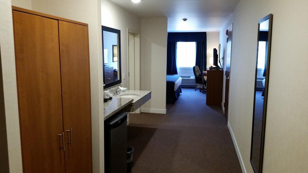 Days Inn By Wyndham Sioux Lookout Exterior photo